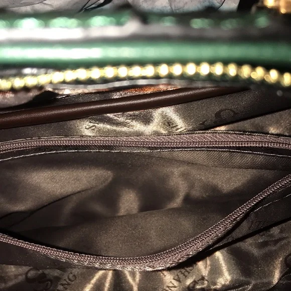 NWOT Women’s Crocodile-Embossed Handbag - Picture 11 of 16